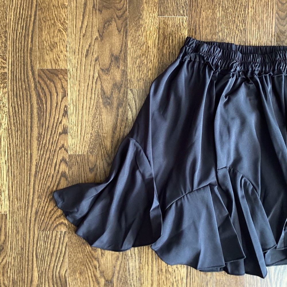 🔹New🔹Black Pleated Mini Boho Skirt - Picture 4 of 6
